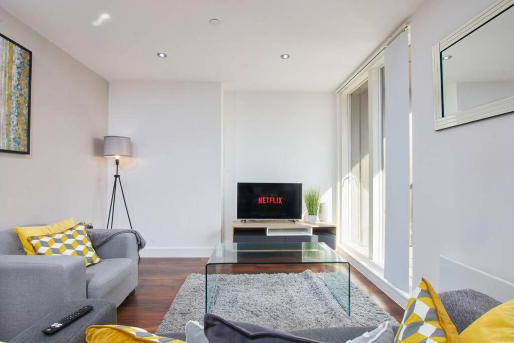 Lovely Apartment - Private Parking - Stadium Views Manchester Zewnętrze zdjęcie