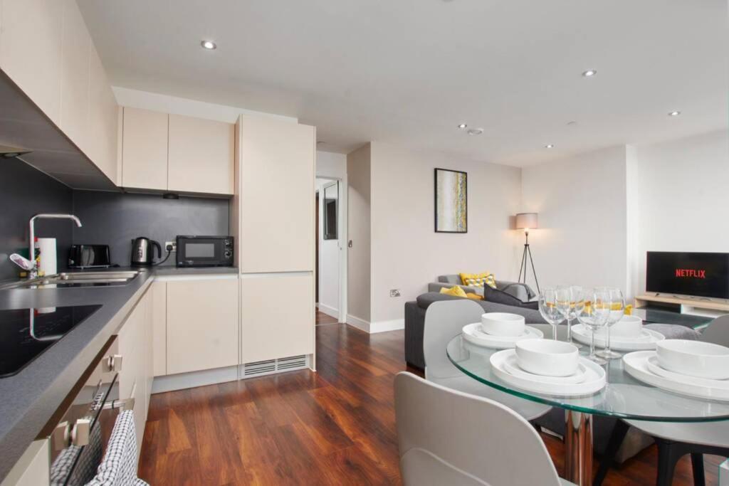 Lovely Apartment - Private Parking - Stadium Views Manchester Zewnętrze zdjęcie