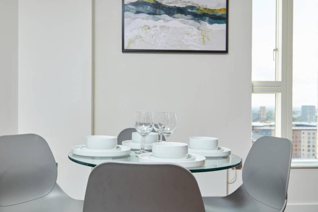 Lovely Apartment - Private Parking - Stadium Views Manchester Zewnętrze zdjęcie